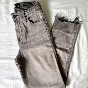 Hollister high rise boyfriend slim